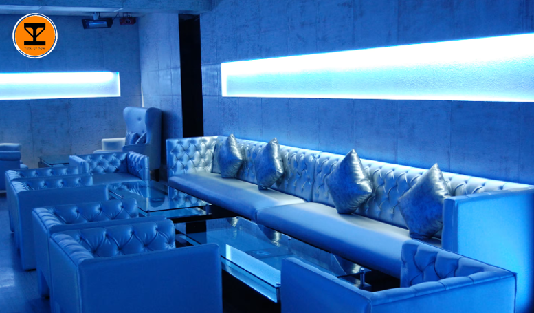 6 Ice Lounge